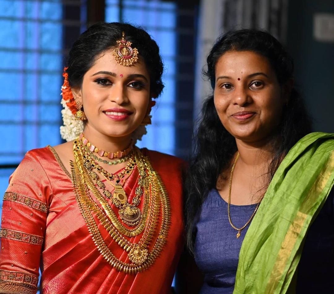 SAKHI BEAUTY ZONE VALANCHERY