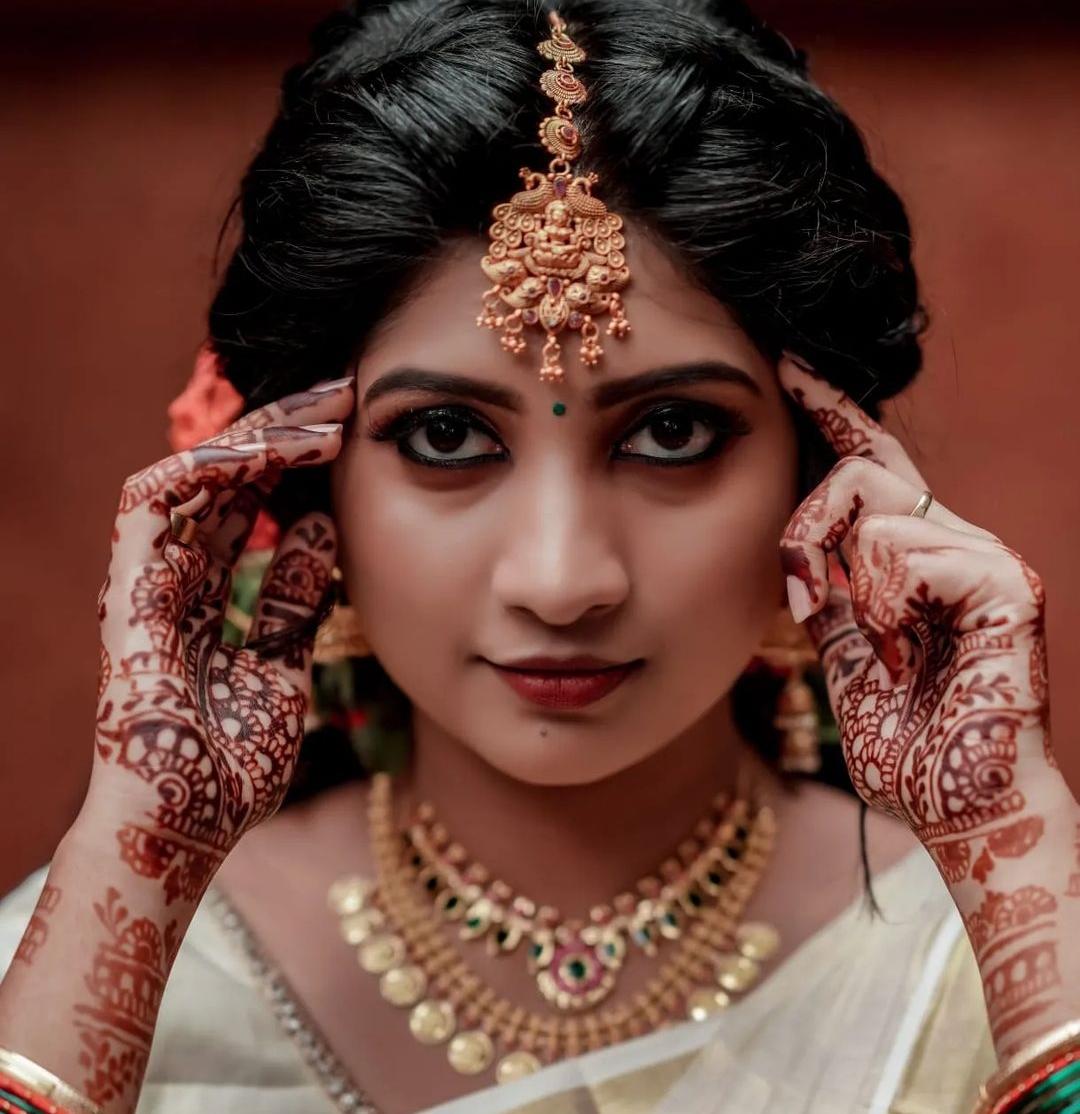 SAKHI BEAUTY ZONE VALANCHERY